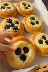 Blueberry Cheese Buns