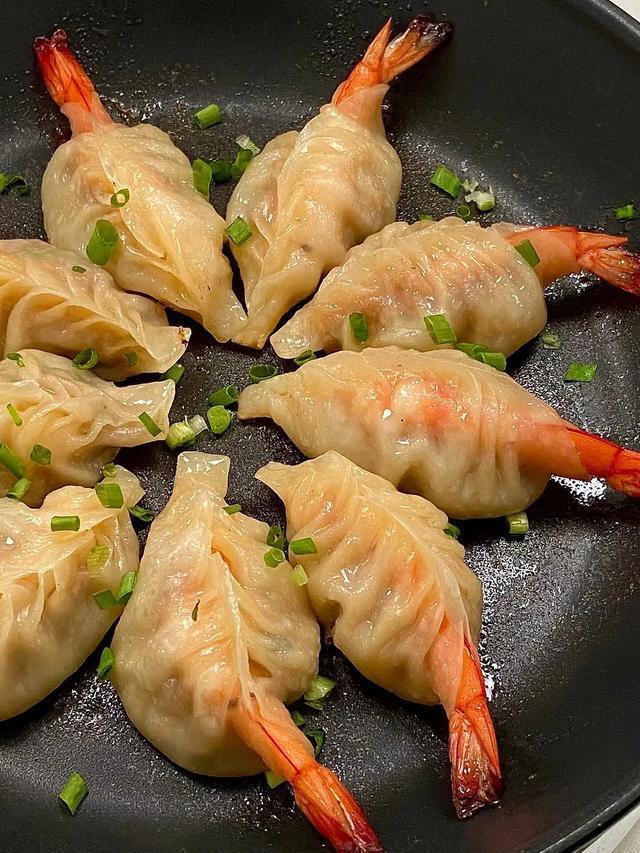  Juicy Shrimp Tail Dumpling Potstickers