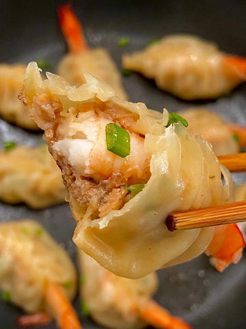  Juicy Shrimp Tail Dumpling Potstickers