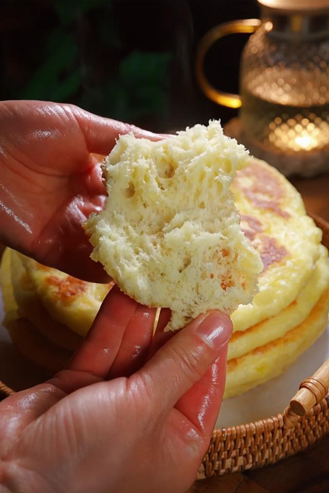 Golden Pan-Fried Yeast Pancakes