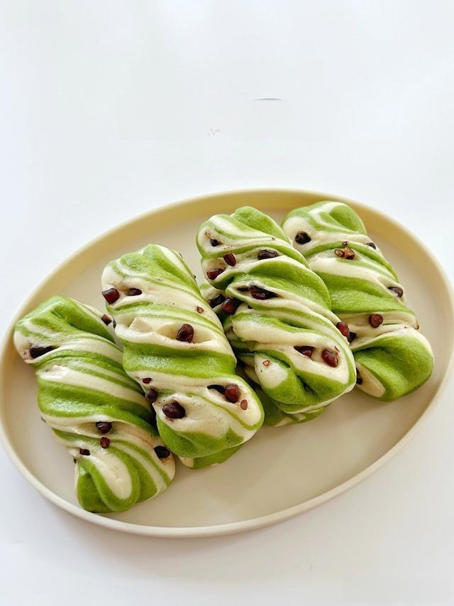 rainbowfoodschool.com Spinach Swirl Honey Bean Steamed Rolls
Recipe Asian Appetizers and Snacks 
