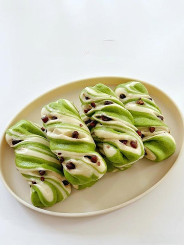 rainbowfoodschool.com Spinach Swirl Honey Bean Steamed Rolls
Recipe Asian Appetizers and Snacks 
