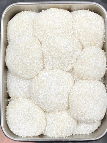 Coconut Glutinous Rice Balls