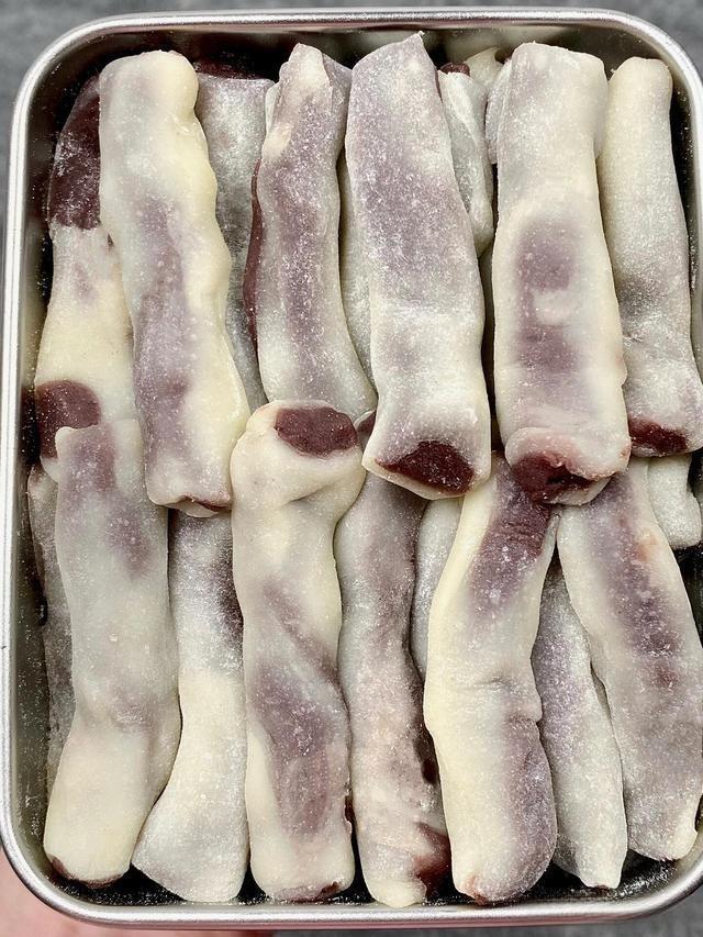 Sticky Glutinous Red Bean Rolls