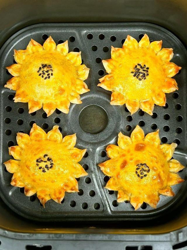 Banana Sunflower Puffs (Air-Fried)