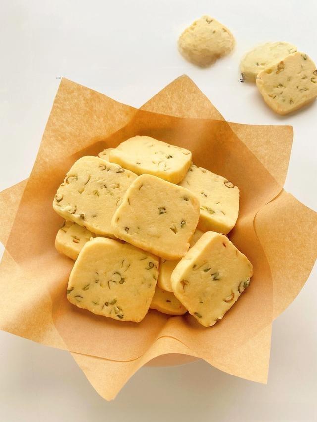 Savory Chive Butter Cookies
