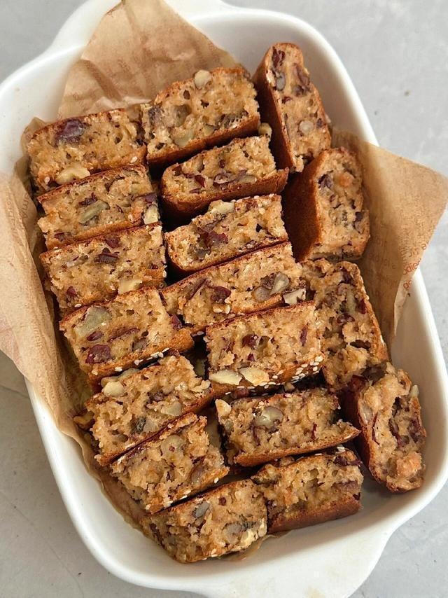 Red Date Walnut Oat Bars