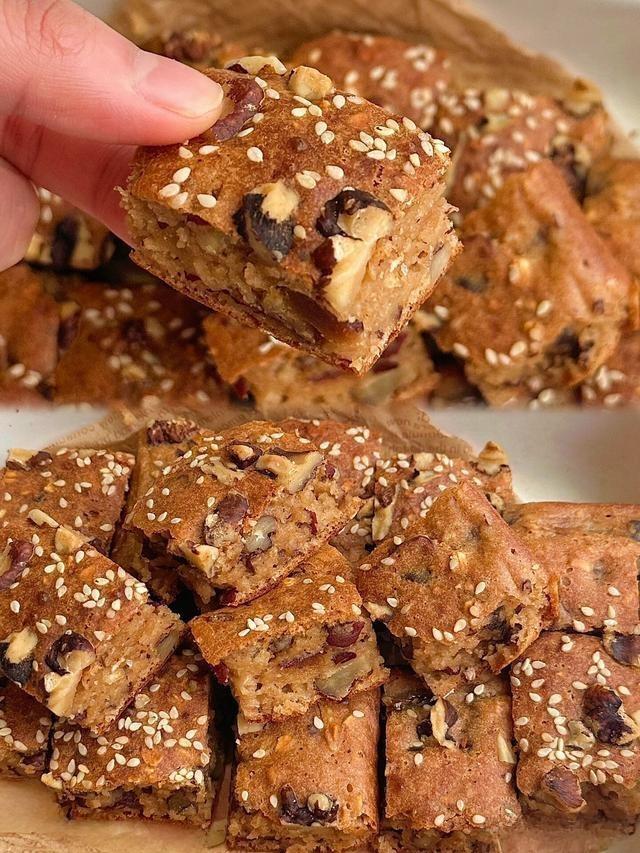 Red Date Walnut Oat Bars