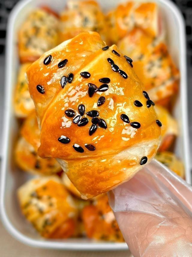 Mini Sausage Puff Rolls (Air Fryer Edition)