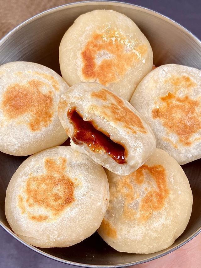 Molten Brown Sugar Crispy Cakes