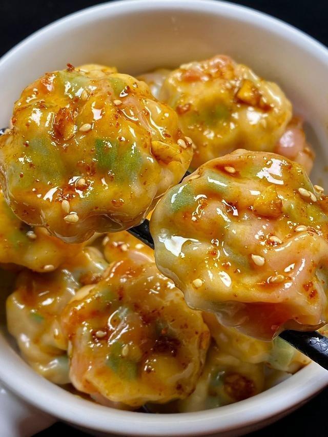  Steamed Tomato Egg Dumplings with Garlic Soy Sauce