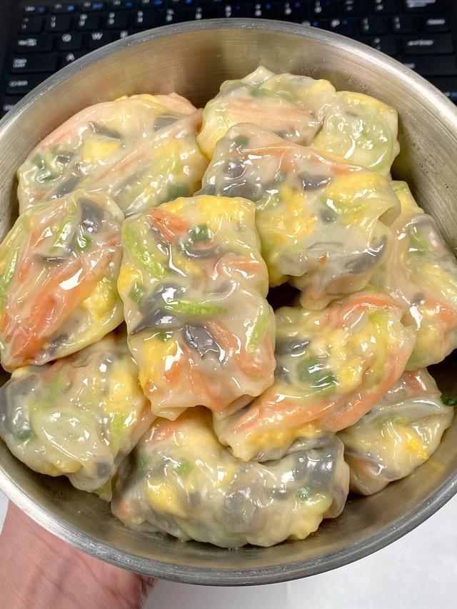 Steamed Veggie Egg Crystal Dumplings