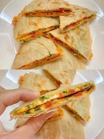  Cheesy Ham & Egg Hand Cake Wrap