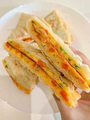  Cheesy Ham & Egg Hand Cake Wrap