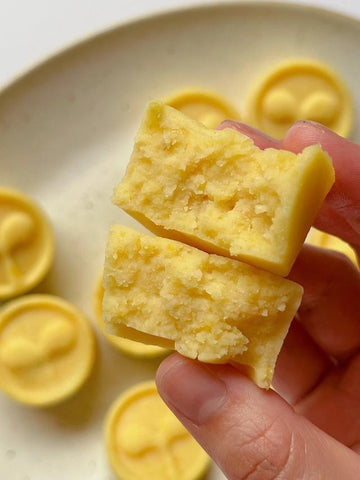 Sprout-Stamped Mung Bean Cakes