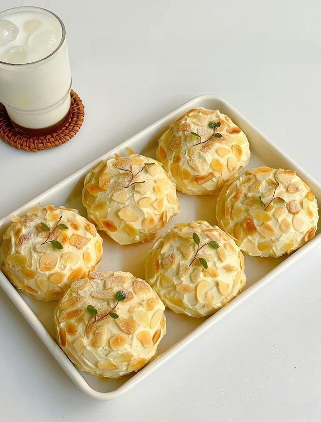 Almond Caramel Mini Layer Cakes